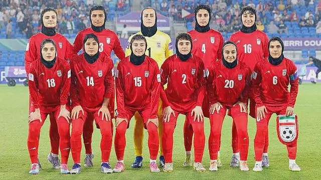 亚洲杯上拒唱国歌后，五名伊朗女足球员获澳大利亚人道签证（组图） - 3