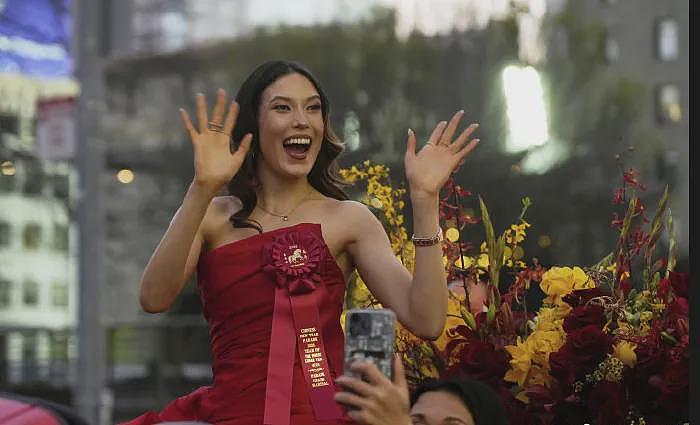 谷爱凌返回美国，担任农历新年花车巡游总指挥，被称“旧金山的骄傲”（组图） - 1