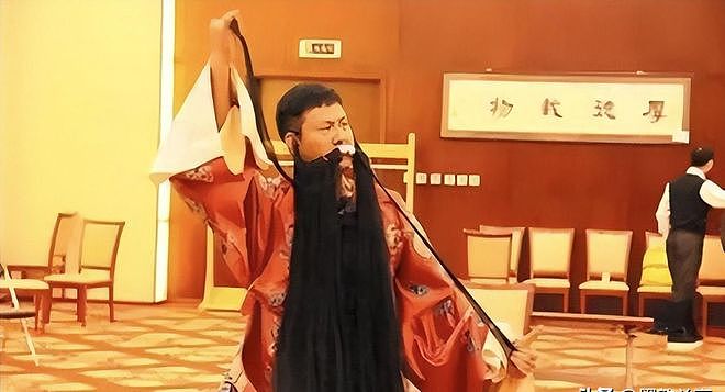 顶级负心汉，成名后与恩人离婚迎娶小三（组图） - 2