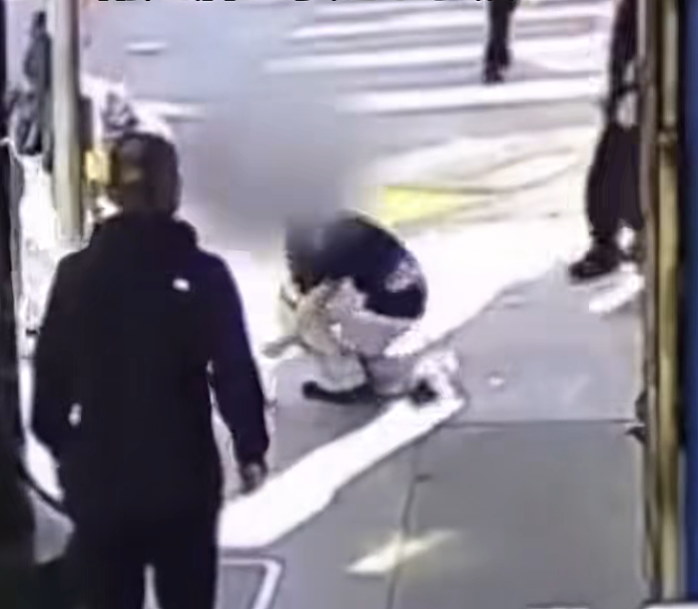 旧金山唐人街突发血案:华人等红灯被捅倒地,旁边店员拿“速冻饺子”救命(组图) - 2