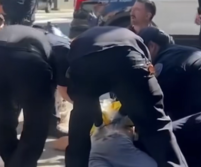 旧金山唐人街突发血案:华人等红灯被捅倒地,旁边店员拿“速冻饺子”救命(组图) - 3