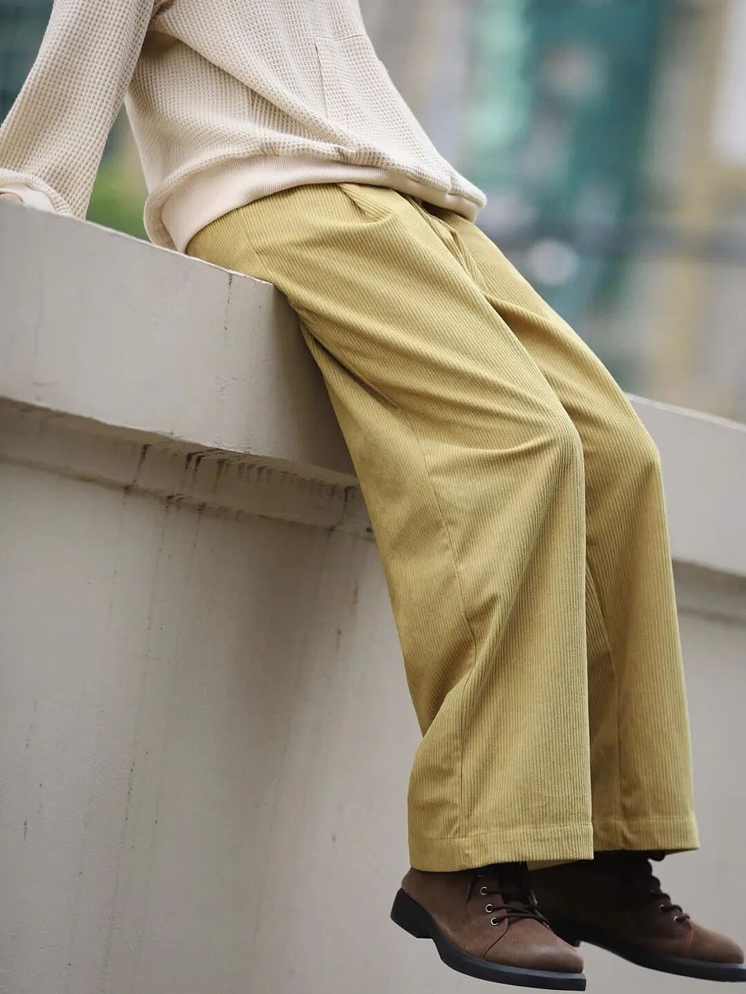 【时尚】不踩雷的春夏配色，这 16 套直接美晕我（组图） - 45