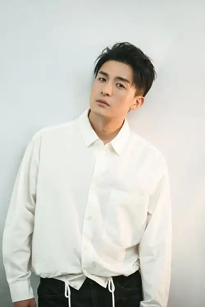 【情感】春节档双片翻红!曾演《爱情公寓》花心男爆火,竟是宠妻爱女的好男人(组图) - 27