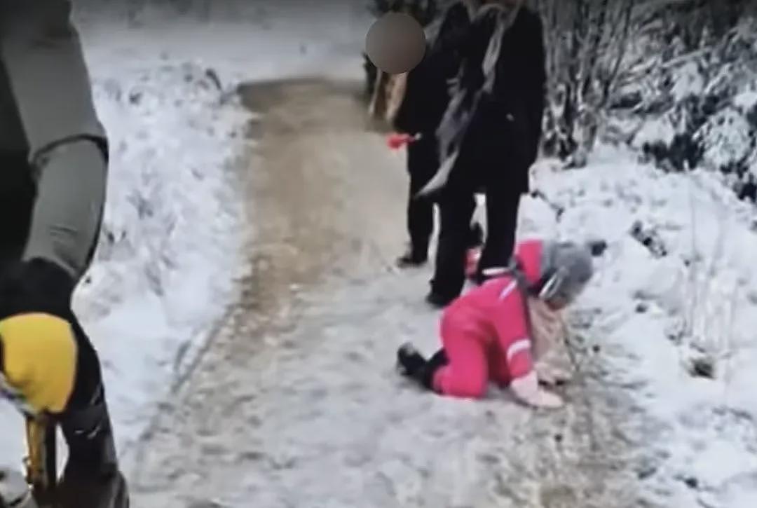 5岁小女孩被骑行者一脚踹倒在地,父亲上传视频反被起诉,如今大快人心的结局来了…(组图) - 11