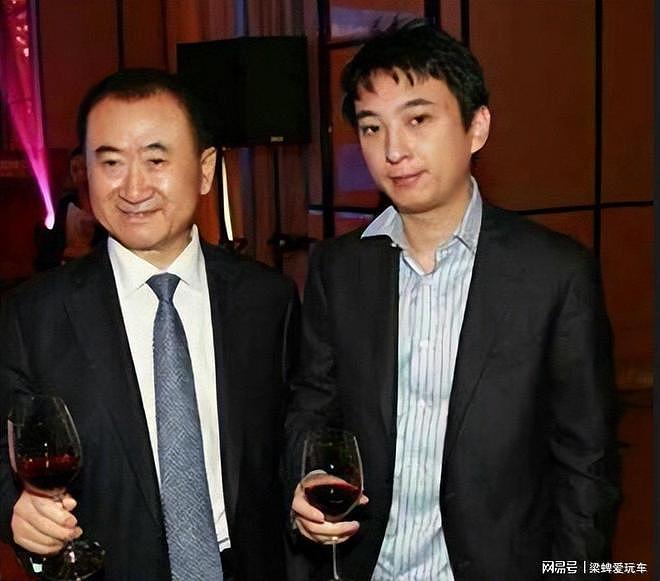 王思聪送珠宝高调表白懒懒：老婆我爱你，两人同框照曝光很恩爱（组图） - 8