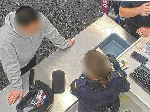警钟长鸣！中国男子赴澳留学，警方查手机后，立即将其驱逐出境（组图） - 2