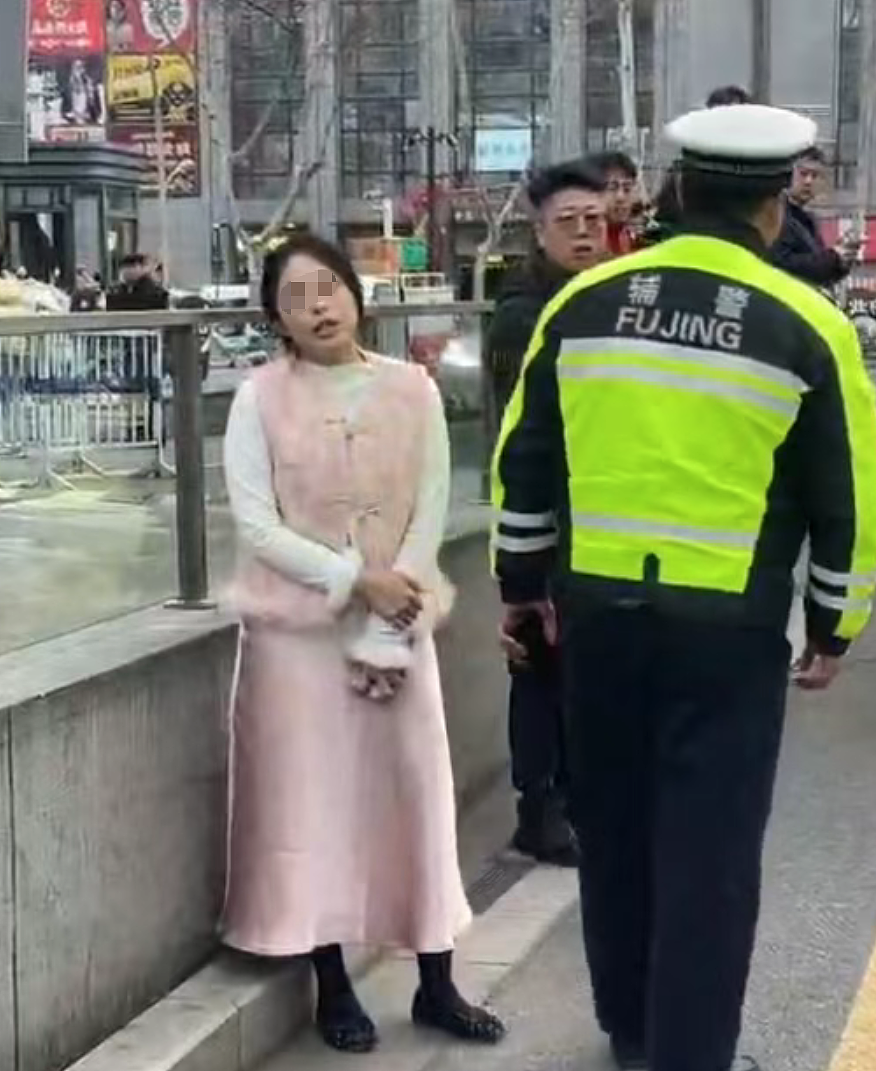 车剐蹭后女生撒泼讹诈被狂扇一掌，现场视频流出看爽了但大哥赔钱赔惨了（视频/组图） - 7