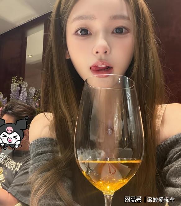 王思聪送珠宝高调表白懒懒：老婆我爱你，两人同框照曝光很恩爱（组图） - 3