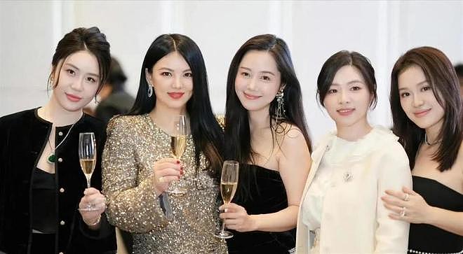 李湘瘦身惊艳亮相肖邦之夜,携女儿出席,王岳伦罕见同框(组图) - 3
