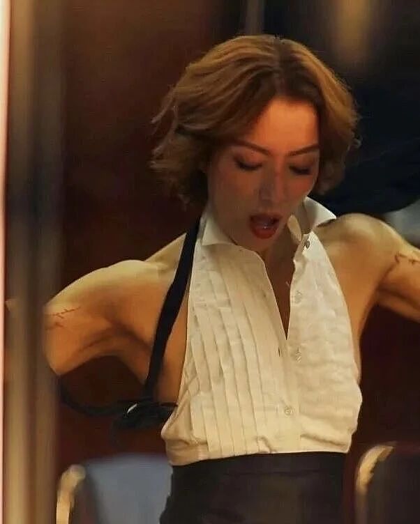 【美女】《夜王》郑秀文排骨胸、“H腰”近照，太吃亏了（组图） - 5