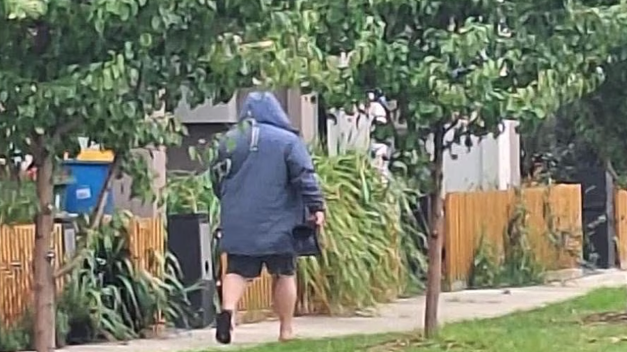 墨东南16岁男孩，上学途中遭无端攻击，当场被打晕在地（组图） - 1