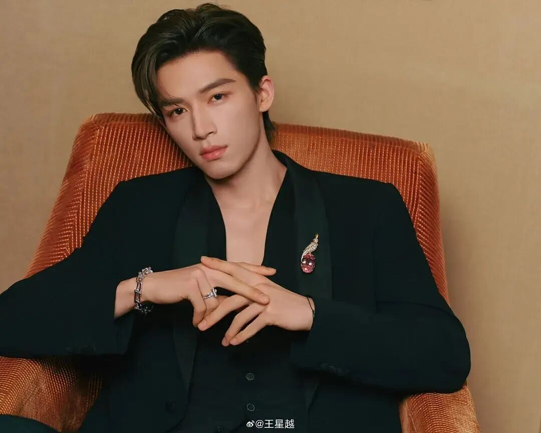 男演员王星越深夜发裸露半身视频，配文“没有公司管束”！引发热议后火速删除（视频/组图） - 4