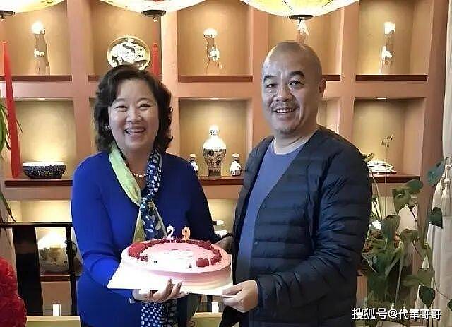 70岁老戏骨方青卓近况曝光！为报恩再嫁小4岁丈夫（组图） - 9