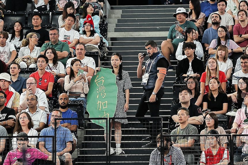 因带领观众喊“台湾加油”，前台湾教练被赶出女足亚洲杯赛场（组图） - 3