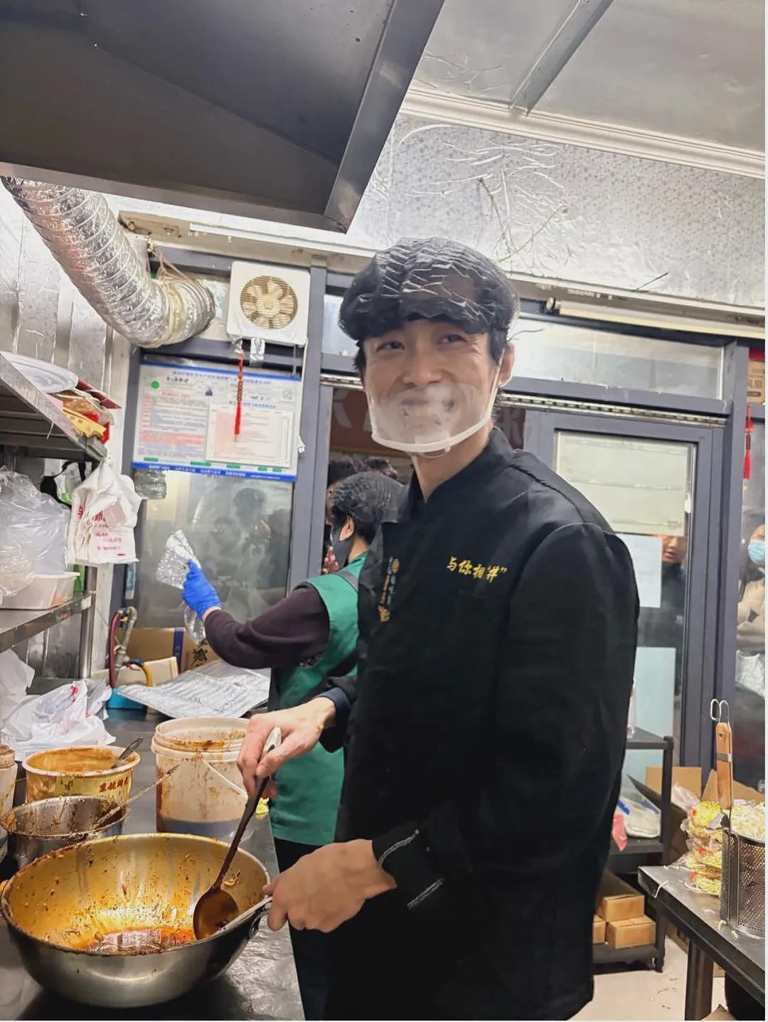 【社交】天津这家夫妻店突然爆火，有人连夜坐高铁打卡，独腿老板想“跑路”，网友：你没腿往哪儿跑（视频/组图） - 7