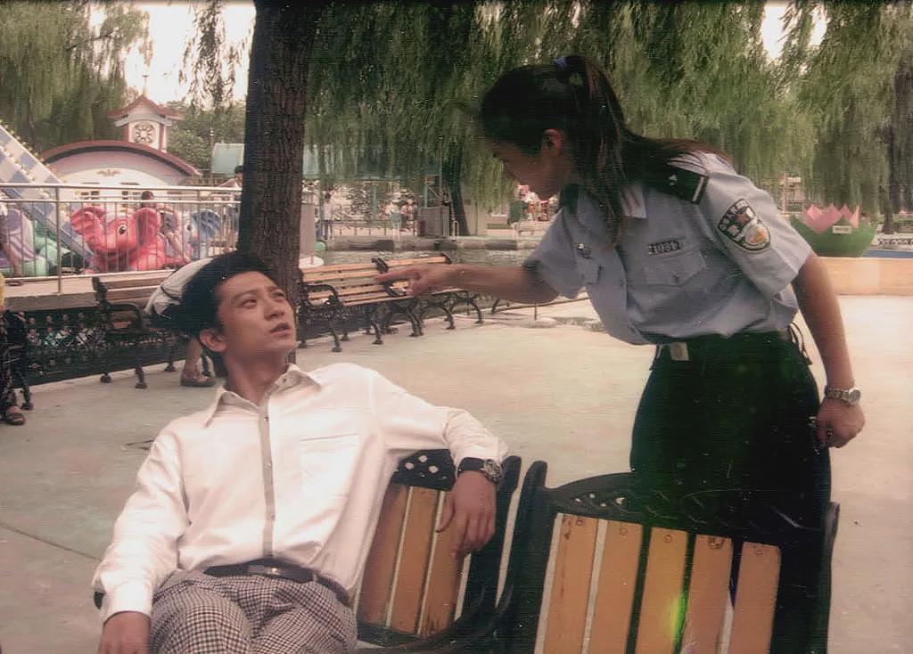 中年爆红的“好男人”专业户，一家四口幸福甜蜜，宠了十几年的妻子原来是她（组图） - 11