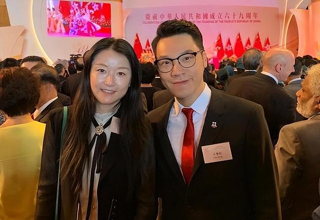 又一个郭晶晶?退役后嫁顶级豪门,7年连生4娃,如今是顶级阔太(组图) - 20