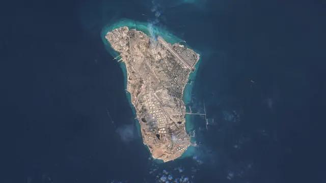 美军袭击的哈尔克岛对伊朗有多重要?美国会占领这座岛吗(图) - 1