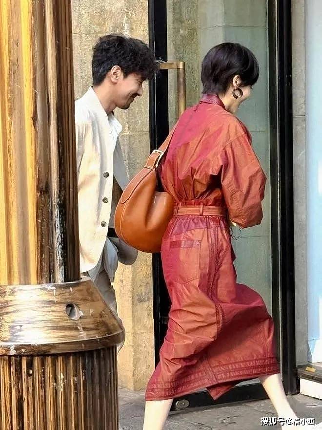 41岁唐嫣剪短发后像换了个人，穿紧身裙亮相...（组图） - 8