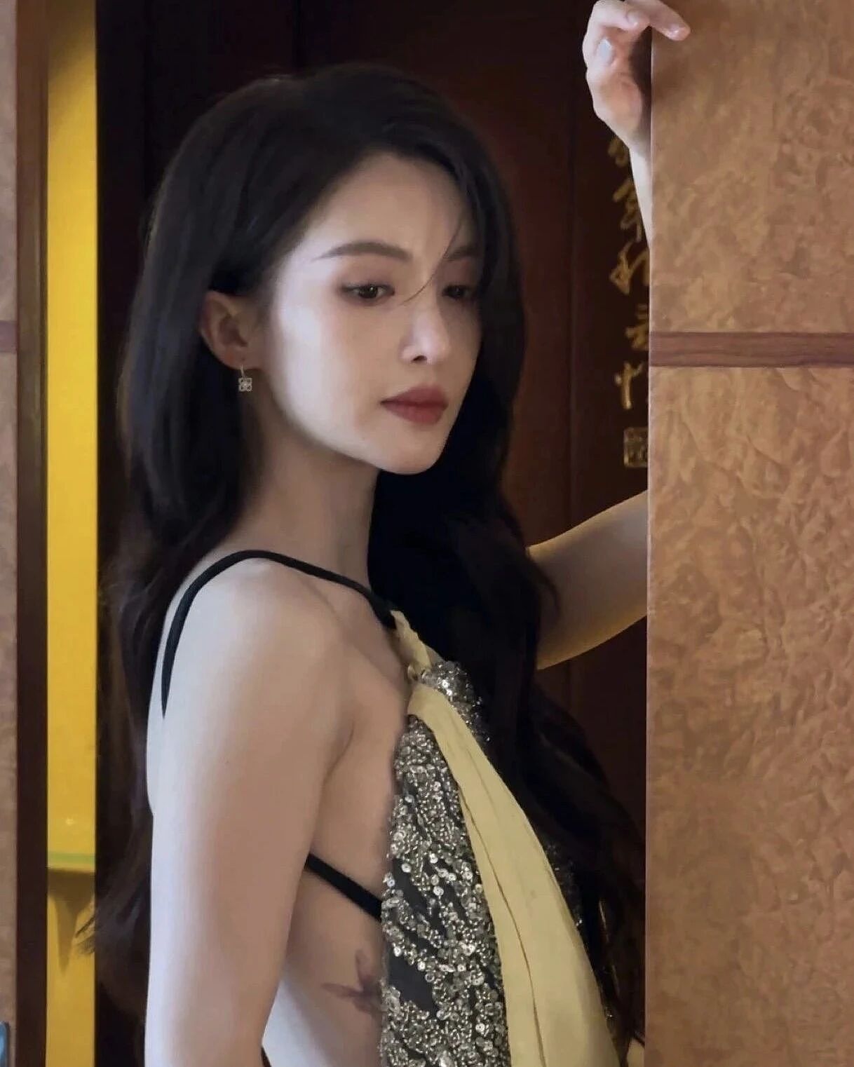 【美女】金晨“蝴蝶纹身”火了,一张gif图撩翻百万网友(组图) - 4