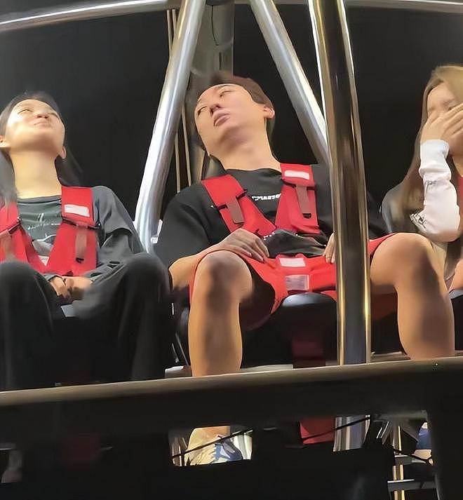 王思聪女友懒懒分享最新穿搭，恋爱3年疑似结婚，和王公子很恩爱（组图） - 17
