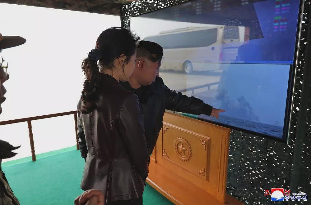 带女儿狂射飞弹!金正恩握拳怒呛:“让韩国恐惧”(组图) - 2