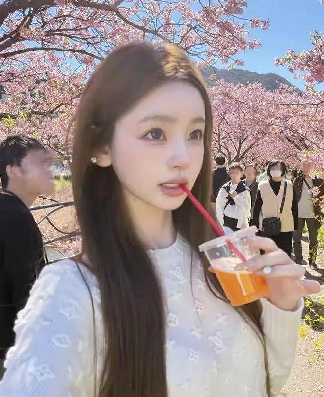 王思聪女友懒懒分享最新穿搭，恋爱3年疑似结婚，和王公子很恩爱（组图） - 13