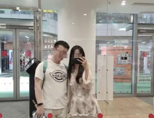 计划结婚结果女友和别人订婚?小伙做30页PPT和聊天记录锤爆女友和男小三(组图) - 12