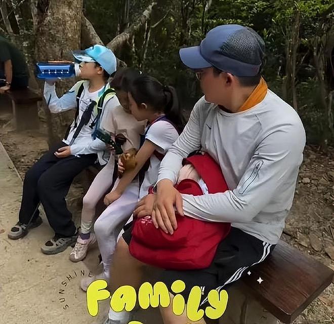 郭晶晶率全家爬山，3个孩子背重包前行，一点也不娇气（组图） - 8