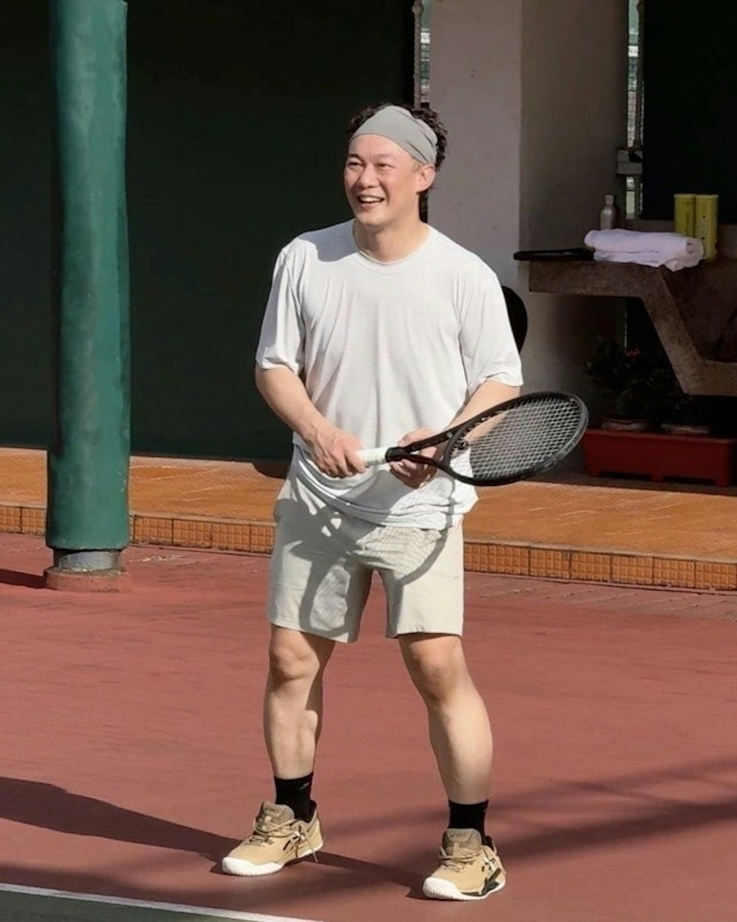乐坛天王澳洲被捕获走姿僵硬令人忧心！患遗传病曾要妈妈帮忙穿袜（组图） - 11