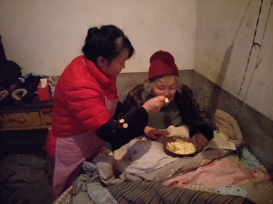 【情感】拥军30年,从“兵女儿”到“兵妈妈”,如今她有100多个兵儿子(组图) - 4