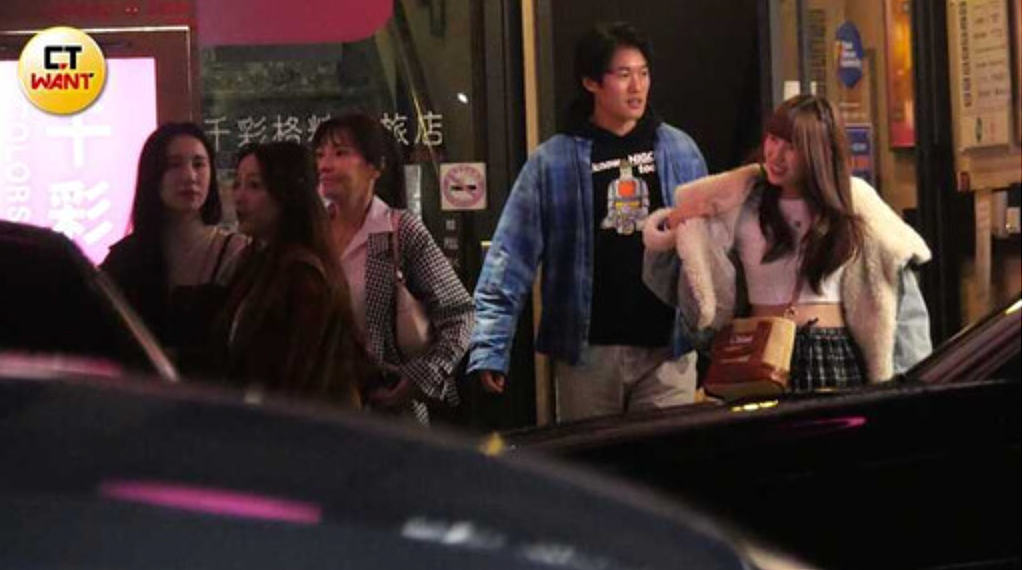 小S深夜醉酒当街崩溃，哭到无法行走！丈夫花边新闻再添暴击？（组图） - 4