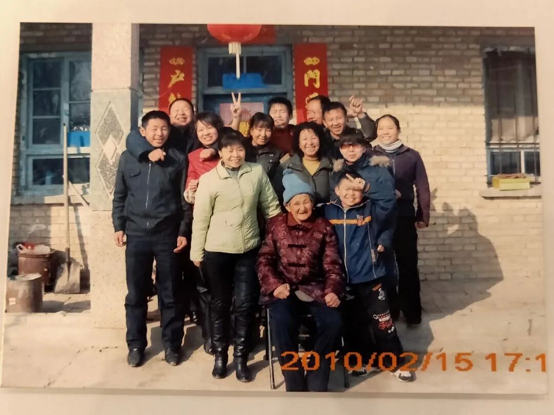 【情感】拥军30年,从“兵女儿”到“兵妈妈”,如今她有100多个兵儿子(组图) - 2