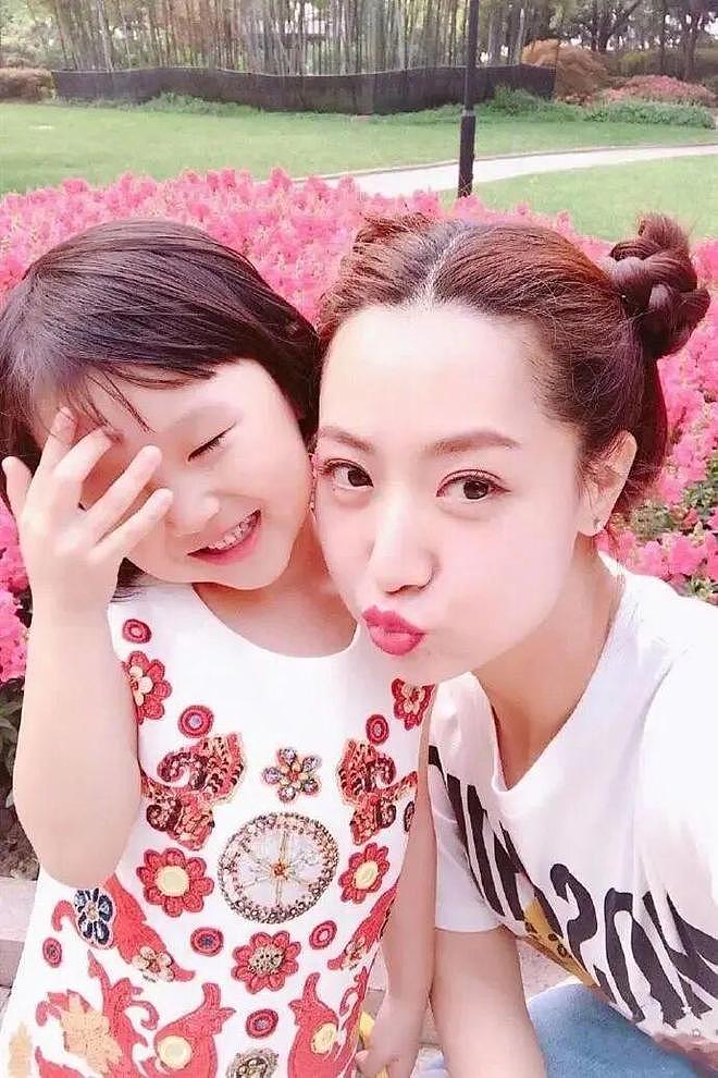 39岁白冰近况曝光！与丁一离婚已经5年，12岁女儿遗传了她的美貌（组图） - 4