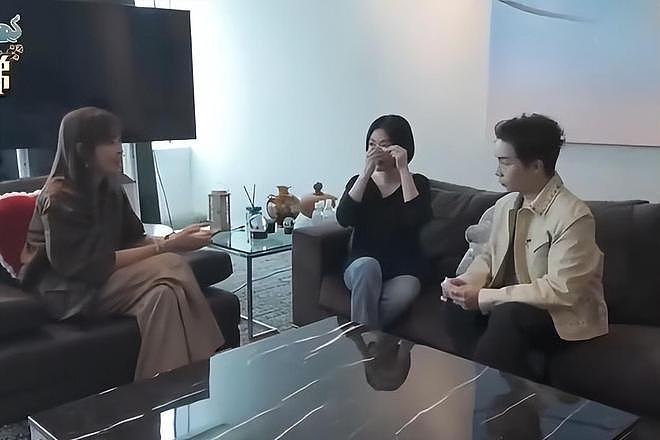 小S这是怎么了?在街头崩溃嚎啕大哭,趴在助理身上站不起来(组图) - 5