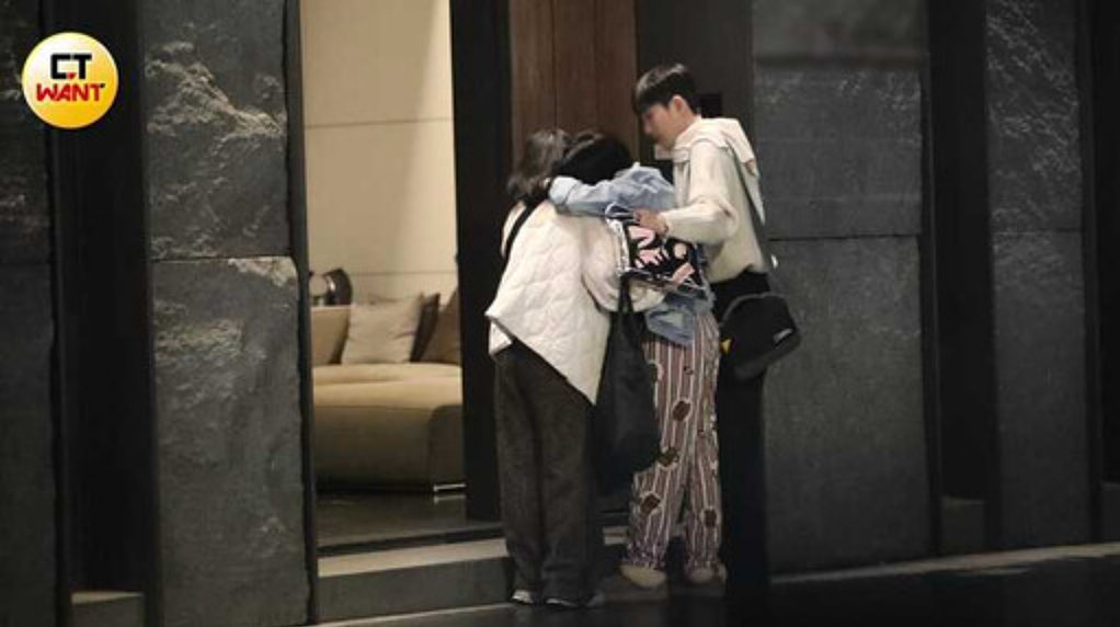 小S深夜醉酒当街崩溃，哭到无法行走！丈夫花边新闻再添暴击？（组图） - 10