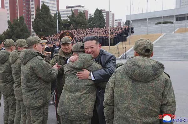 制裁失效?报告:金正恩靠军援俄罗斯“狠赚144亿元“(组图) - 1