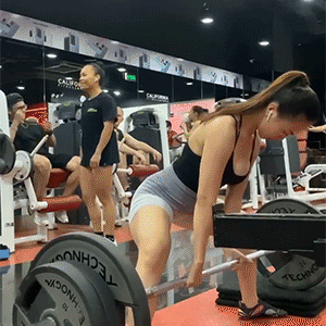 【美女】1m55大围度“性感健身女神”,硬拉105kg,震撼来袭(组图) - 1