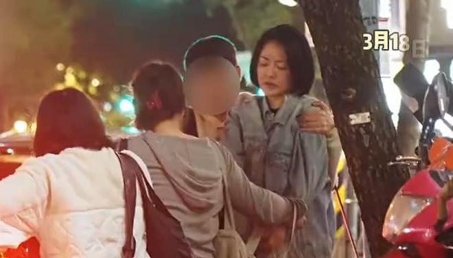 小S这是怎么了?在街头崩溃嚎啕大哭,趴在助理身上站不起来(组图) - 2