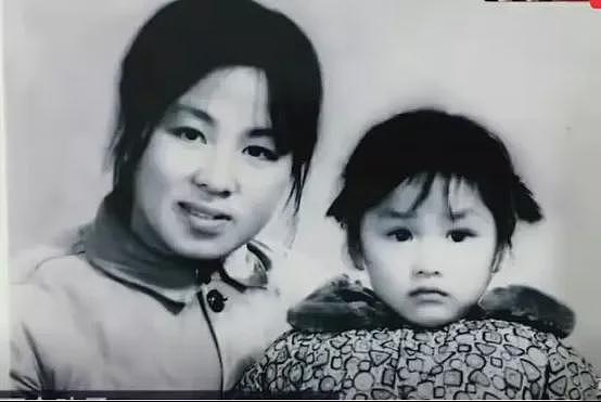 【社交】54岁瞿颖“退休后”又翻红，超模归来竟是女“梗”王！网友：我的快乐都是姐姐给的（组图） - 6