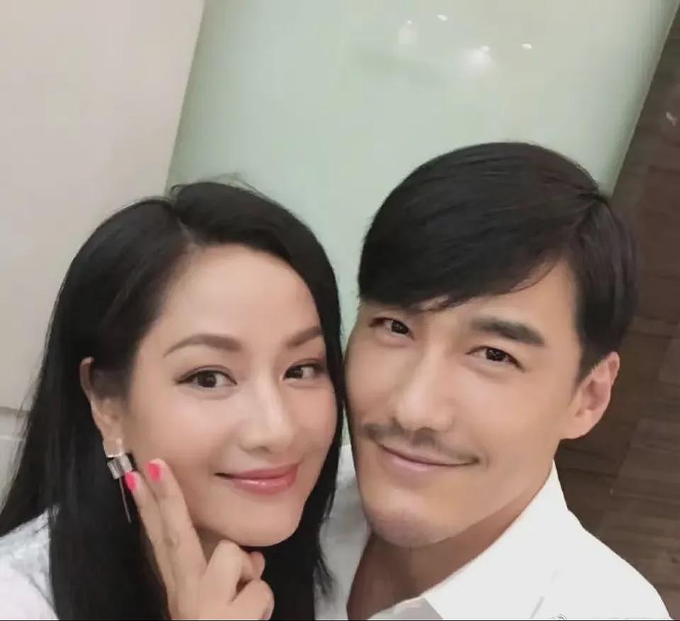 【社交】54岁瞿颖“退休后”又翻红，超模归来竟是女“梗”王！网友：我的快乐都是姐姐给的（组图） - 20