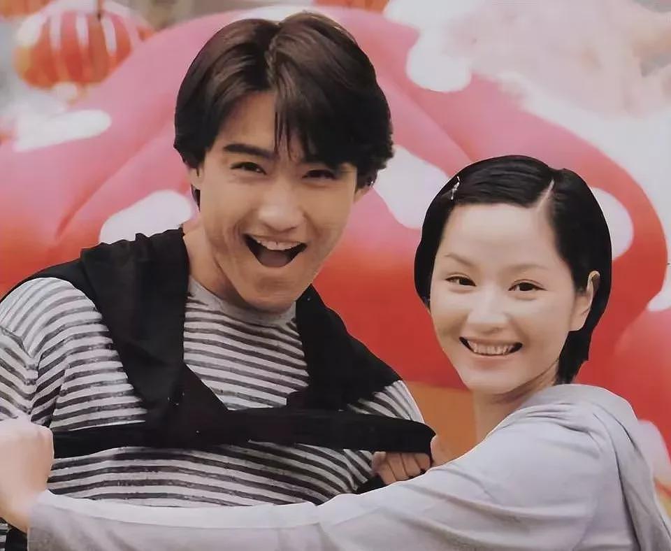 【社交】54岁瞿颖“退休后”又翻红，超模归来竟是女“梗”王！网友：我的快乐都是姐姐给的（组图） - 21