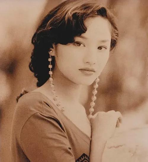 【社交】54岁瞿颖“退休后”又翻红，超模归来竟是女“梗”王！网友：我的快乐都是姐姐给的（组图） - 8