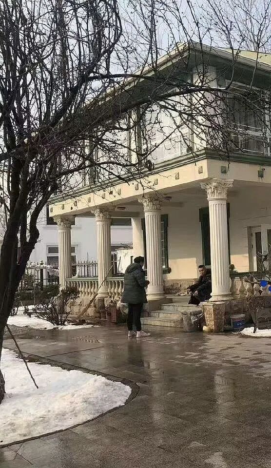 昔日女皇沦落短剧圈,想演戏却没人请,还因违建惹官司(组图) - 1