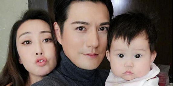 【情感】他在《逐玉》里帅翻全网,戏外秒变妻管“严”,婚房只写老婆名字,如今成了女儿奴(组图) - 25