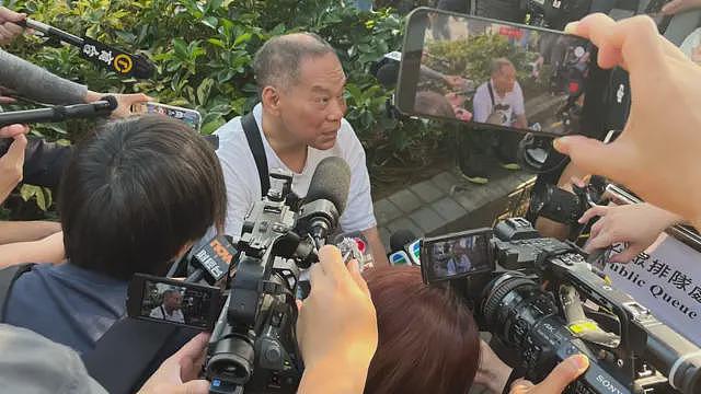 香港宏福苑火灾:劳工处多次巡查未发现吸烟,棚网承建商被指大火后试图隐瞒(组图) - 7