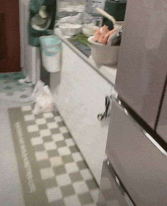 【宠物】主人点外卖备注要三文鱼边角料喂猫，结果收到一大盘肉，猫都惊呆了：谢谢老板！（组图） - 4