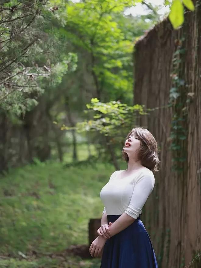 【美女】短发女神，童颜巨胸，完美身材，太诱人了，谁看了都要发疯（组图） - 9