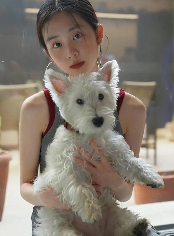 黄多多海边比基尼，不再是淑女形象，20岁脸很小，又瘦又美（组图） - 11