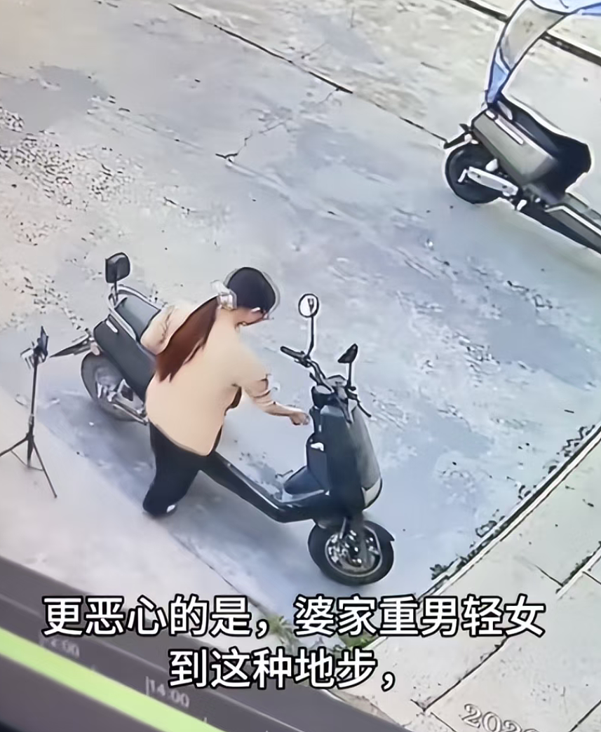 潮汕4胎孕妇被小姑子泼尿羞辱,监控视频和泼尿原因被曝被愚昧程度看傻了(视频/组图) - 4